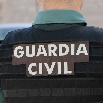 Un agente de la Guardia Civil, de espaldas. GUARDIA CIVIL