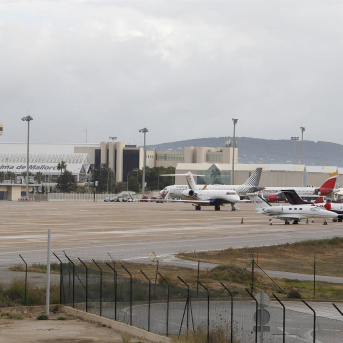 Varios aviones en una de las pistas del aeropuerto de Palma. Isaac Buj - Europa Press Varios aviones en una de las pistas del aeropuerto de Palma. Isaac Buj - Europa Press