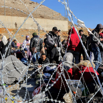 Refugiados sirios cruzan hacia Líbano a través del paso fronterizo Masnaa-Jdeidat Yabous en diciembre de 2024 Europa Press/Contacto/Marwan Naamani Refugiados sirios cruzan hacia Líbano a través del paso fronterizo Masnaa-Jdeidat Yabous en diciembre de 2024 Europa Press/Contacto/Marwan Naamani