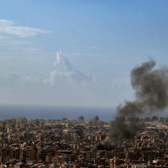 Humo sobre Beirut, capital de Líbano, tras un ataque israelí  Europa Press/Contacto/Marwan Naamani