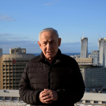 Benjamin Netanyahu desde un tejado de Tel Aviv GOBIERNO DE ISRAEL Benjamin Netanyahu desde un tejado de Tel Aviv GOBIERNO DE ISRAEL