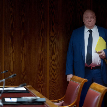 El presidente de Forestalia admite un encuentro con Santos Cerdán pero rechaza vínculos empresariales con él y con Servinabar El presidente de Forestalia admite un encuentro con Santos Cerdán pero rechaza vínculos empresariales con él y con Servinabar