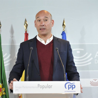 El PP extremeño confía en cerrar cuanto antes su pacto con Vox tras una negociación muy minuciosa El PP extremeño confía en cerrar cuanto antes su pacto con Vox tras una negociación muy minuciosa