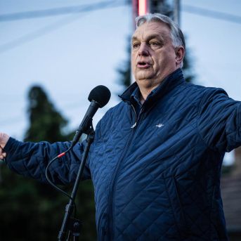 Viktor Orbán, primer ministro de Hungría, en un acto de campaña. Europa Press/Contacto/Daniel Alfoldi