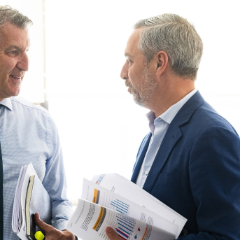 Alberto Núñez Feijóo junto a Juan Bravo DAVID MUDARRA - PP