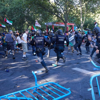 La izquierda denuncia que la ley de acción popular pretende “acabar” con protestas “incómodas” para la Comunidad de Madrid