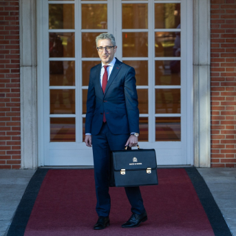 El ministro de Hacienda, Arcadi España, a su llegada al Palacio de La Moncloa, a 31 de marzo de 2026 | César Vallejo (Europa Press).