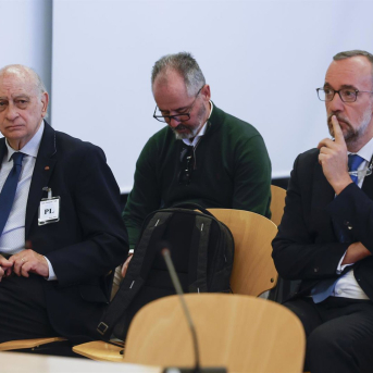 El exministro del Interior Jorge Fernández Díaz y su número dos, Francisco Martínez, durante el primer día del juicio de la Operación Kitchen, en la Audiencia Nacional, a 6 de abril de 2026, en San Fernando de Henares, Madrid (España). Pool