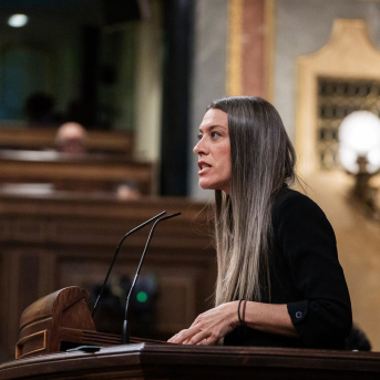 Junts reprocha al Gobierno “opacidad” y “absoluta falta de información” por la llegada de migrantes a Figueres (Girona)