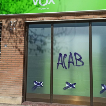 En la sede de Vox en Huesca han aparecido pintadas. VOX En la sede de Vox en Huesca han aparecido pintadas. VOX