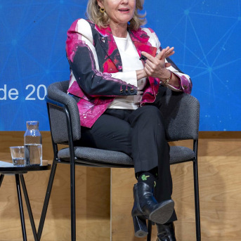 La presidenta del Banco Europeo de Inversiones (BEI), Nadia Calviño, durante el encuentro ‘Geoeconomía en tiempos de incertidumbre’, en el Espacio Bertelsmann, a 7 de abril de 2026, en Madrid (España). Alberto Ortega - Europa Press