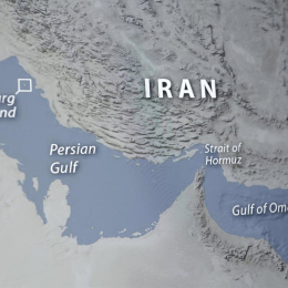 Mapa en què apareixen l'illa de Jark, el golf Pèrsic, l'Iran, l'estret d'Ormuz i el golf d'Oman Europa Press/Contacte/Andre M. Chang