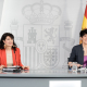La ministra de Igualdad, Ana Redondo, y la ministra de Inclusión, Seguridad Social y Migraciones de España, Elma Saiz, durante una rueda de prensa tras el Consejo de Ministros, en el Palacio de La Moncloa, a 7 de abril de 2026 (Diego Ramadés)