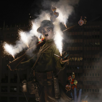 Compromís cuestiona el “desequilibrio” de RTVE entre la Semana Santa andaluza y las Fallas de València Compromís cuestiona el “desequilibrio” de RTVE entre la Semana Santa andaluza y las Fallas de València