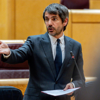 Urtasun tacha a PP y Vox de peligro para la libertad artística y defiende que no es un privilegio ideológico Urtasun tacha a PP y Vox de peligro para la libertad artística y defiende que no es un privilegio ideológico