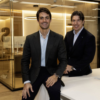 Los cofundadores de Crescenta, Ramiro Iglesias y Eduardo Navarro. LUIS CAMACHO