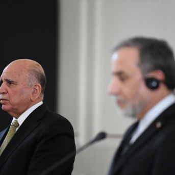 El ministro de Exteriores de Irak, Fuad Hussein, en una conferencia de prensa conjunta en Teherán junto al ministro de Exteriores de Irán, Abbas Araghchi  Europa Press/Contacto/Shadati
