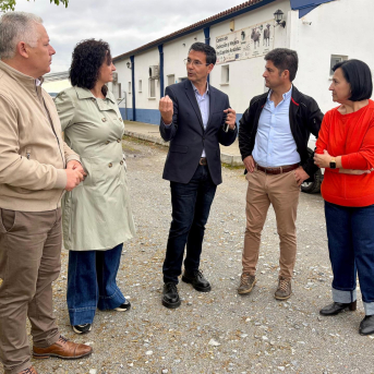 El PSOE acusa al PP en la Diputación de poner en peligro al sector caprino al suprimir las ayudas