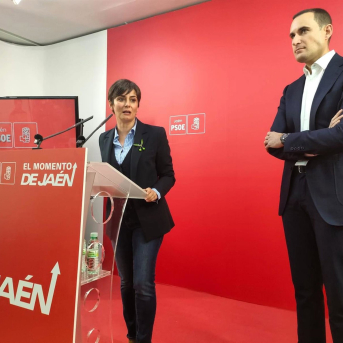 Isabel Rodríguez en la rueda de prensa junto a Juan Latorre. EUROPA PRESS