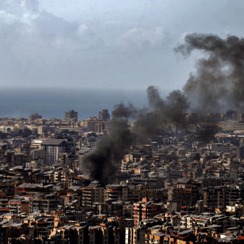 Columna de humo tras un bombardeo del Ejército de Israel contra la capital de Líbano, Beirut (archivo) Europa Press/Contacto/Marwan Naamani