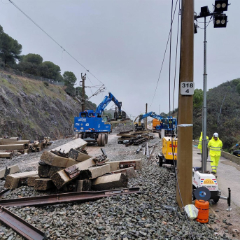 Varios operarios durante las obras de reparación de las vías en Adamuz, a 30 de enero de 2026, en Adamuz, Córdoba, Andalucía (España). Ministerio de Transportes y Movilidad Sostenible