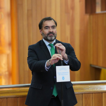 Pazos (PPdeG) reivindica los avances con Rueda frente al relato distópico de PSOE y BNG Pazos (PPdeG) reivindica los avances con Rueda frente al relato distópico de PSOE y BNG