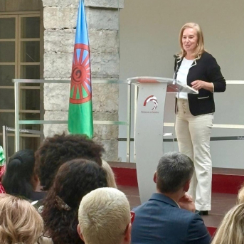El Parlamento de Cantabria honra la identidad gitana en el Día Internacional del Pueblo Gitano