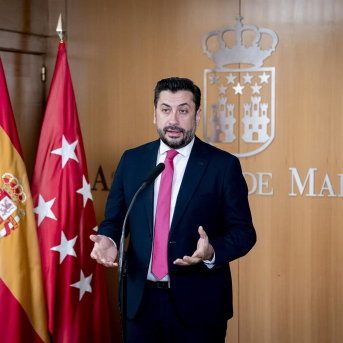 El PP de Madrid afirma que Sánchez sigue en Moncloa porque “es lo único que le separa de compartir celda” con Ábalos