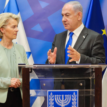 La presidenta de la Comisión Europea, Ursula von der Leyen, con el primer ministro de Israel, Bejamin Netanyahu -/GPO/dpa