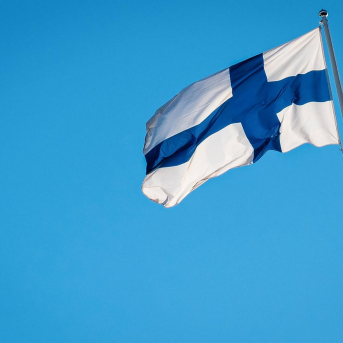 Imagen de archivo de una bandera de Finlandia. Europa Press/Contacto/Mateusz Slodkowski Imagen de archivo de una bandera de Finlandia. Europa Press/Contacto/Mateusz Slodkowski