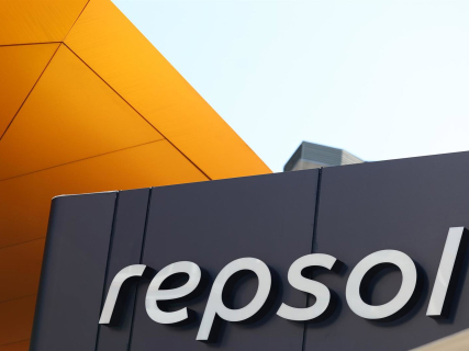 Una estación de servicio Repsol con la nueva imagen de marca Marta Fernández - Europa Press