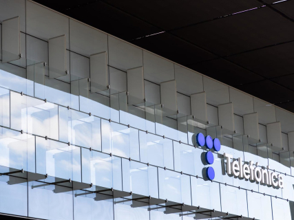 Fachada de la sede de Telefónica TELEFÓNICA