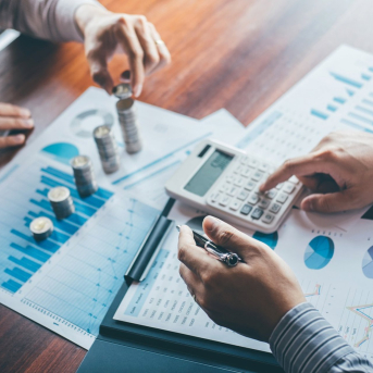 Realización de la declaración de la renta. Foto: QUANTAX