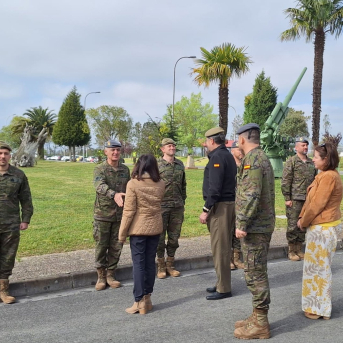 La ministra de Defensa, Margarita Robles, en su visita al cuartel de Siero (Asturias). MINISTERIO DE DEFENSA
