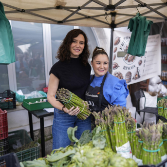Ayuso destaca la excelencia de los alimentos de cercanía en el Día de Mercado de la Cámara Agraria
