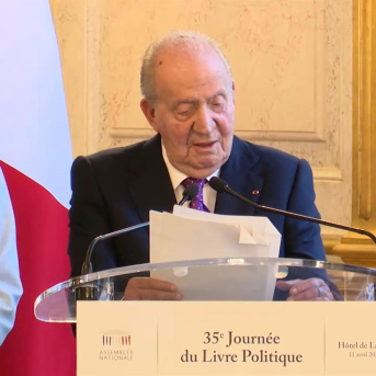 El Rey Juan Carlos recoge el premio especial al libro político en la Asamblea Nacional francesa. EUROPA PRESS El Rey Juan Carlos recoge el premio especial al libro político en la Asamblea Nacional francesa. EUROPA PRESS