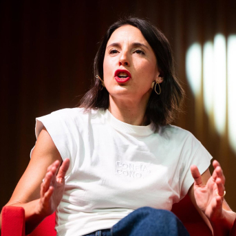 La secretaria política de Podemos y eurodiputada, Irene Montero, durante el diálogo 'Què s'ha de fer?', a 9 de abril de 2026, en Barcelona, Catalunya (España).  Lorena Sopêna - Europa Press