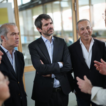 (I-D) El director general AEVI, José María Moreno, el ministro de Cultura, Ernest Urtasun, y el director general DEV, Antonio Fernández. Alejandro Martínez Vélez - Europa Press (I-D) El director general AEVI, José María Moreno, el ministro de Cultura, Ernest Urtasun, y el director general DEV, Antonio Fernández. Alejandro Martínez Vélez - Europa Press