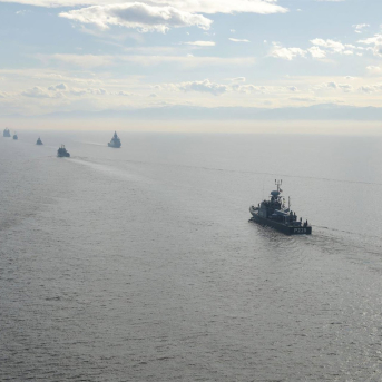 Buques militares en el estrecho de Ormuz Europa Press/Contacto/Iranian Army Office