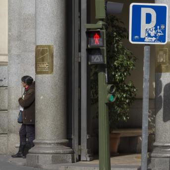 El Congreso vota este martes si impulsa la ley que blinda a la CNMC como coordinador de servicios digitales El Congreso vota este martes si impulsa la ley que blinda a la CNMC como coordinador de servicios digitales
