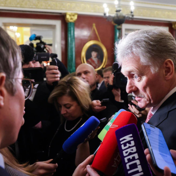 El portavoz del Kremlin, Dimitri Peskov, atiende a los medios de comunicación Europa Press/Contacto/Vladimir Gerdo El portavoz del Kremlin, Dimitri Peskov, atiende a los medios de comunicación Europa Press/Contacto/Vladimir Gerdo