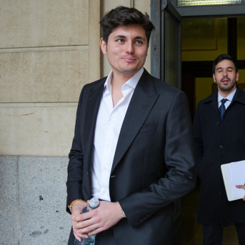 Vito Quiles, a su salida del Juzgado de Instrucción tras declarar como investigado por presuntas injurias. A 25 de febrero de 2025, en Sevilla (Andalucía, España).  María José López - Europa Press