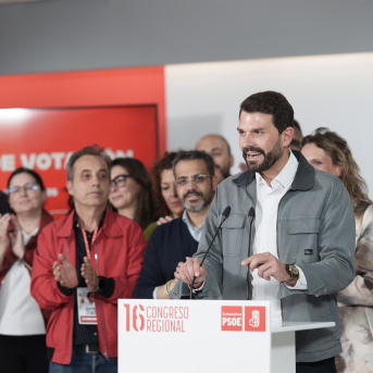 The new general secretary of the PSOE of Extremadura, Álvaro Sánchez Cotrina, after being elected in the primaries of this past Saturday Javier Cintas - Europa Press