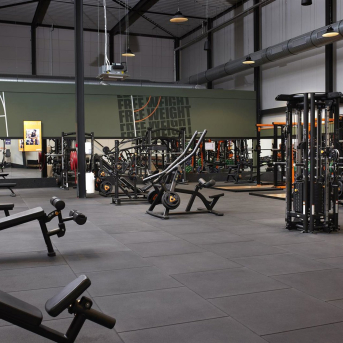 Basic-Fit inaugura más de 20 gimnasios en un solo día y consolida su apuesta por España BASIC-FIT Basic-Fit inaugura más de 20 gimnasios en un solo día y consolida su apuesta por España BASIC-FIT