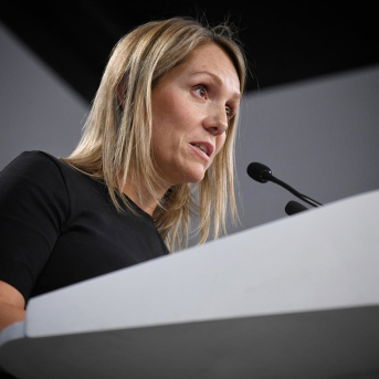 La vicesecretària de Coordinació Sectorial del PP, Alma Ezcurra, ofereix una roda de premsa a la seu nacional del Partit Popular, a 22 de setembre de 2025, a Madrid (Espanya). Fernando Sánchez - Europa Press