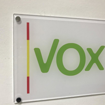 Logo de VOX en metracrilato EUROPA PRESS