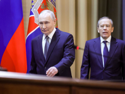 El presidente ruso, Vladimir Putin, y el director del FSB, Aleksander Bórtnikov, en una reunión en Moscú en frebero de 2024 Europa Press/Contacto/Mikhail Metzel