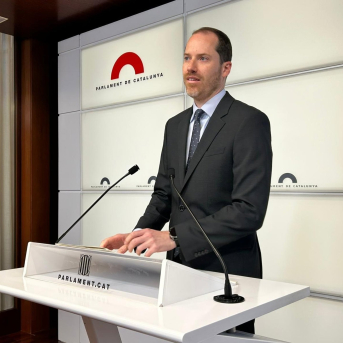 Juan Fernández (PP) denuncia “ambigüedad” en el PSC tras la abstención de 2 concejales en las cuentas de Orriols (AC) Juan Fernández (PP) denuncia “ambigüedad” en el PSC tras la abstención de 2 concejales en las cuentas de Orriols (AC)