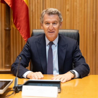 Feijóo labels the regularization of migrants as inhumane, unsafe, and unsustainable and demands more aid instead of little letters