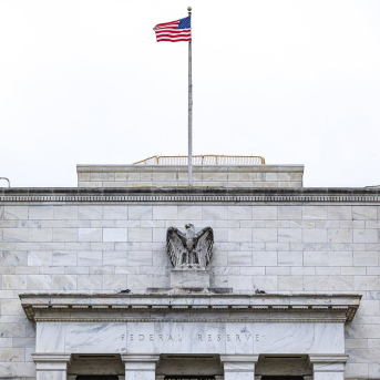 FILED - 03 October 2024, US, Washington: The US flag flies at the Federal Reserve. Photo: Valerie Plesch/dpa Valerie Plesch/dpa